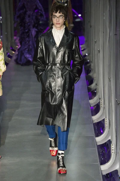 Look 44